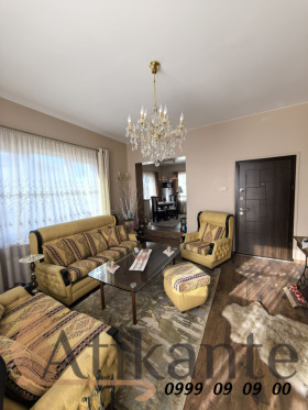 ЕТАЖ ОТ КЪЩА, 220 m2