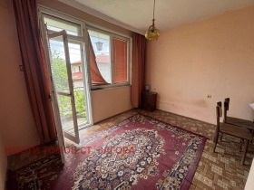 Ev Malka Vereya, bölge Stara Zagora 15