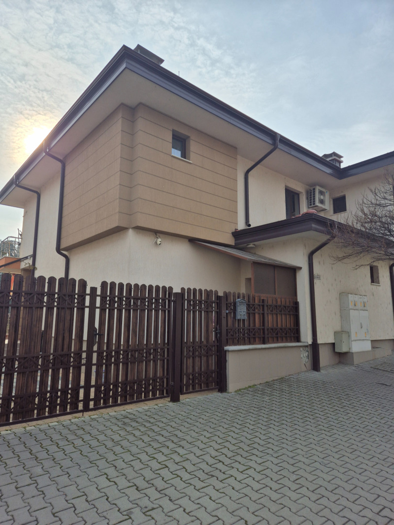 Na sprzedaż  Dom Stara Zagora , Opalczenski , 360 mkw | 65858595 - obraz [2]