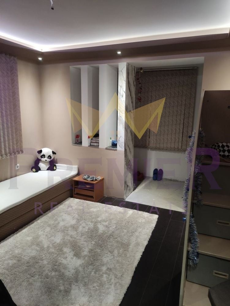 Продава ЕТАЖ ОТ КЪЩА, гр. Пловдив, Прослав, снимка 3 - Етаж от къща - 55171368