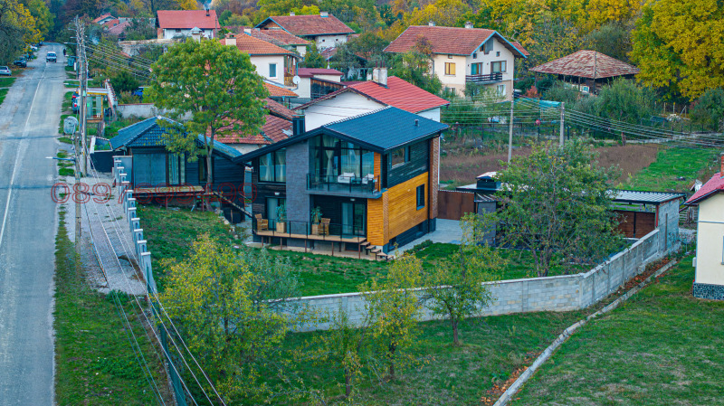 Продава КЪЩА, област Ловеч, гр. Априлци • 475000 € / 929019.25 лв. • 31806636 1