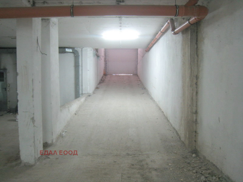 Till salu  Lagring Sofia , Ljulin - centar , 700 kvm | 70138277 - bild [2]