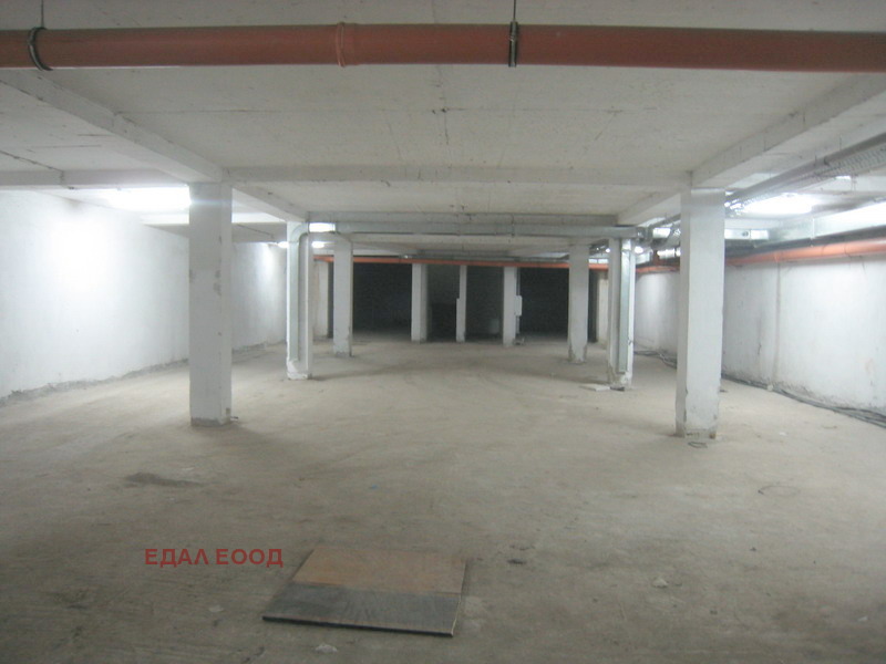 Till salu  Lagring Sofia , Ljulin - centar , 700 kvm | 70138277