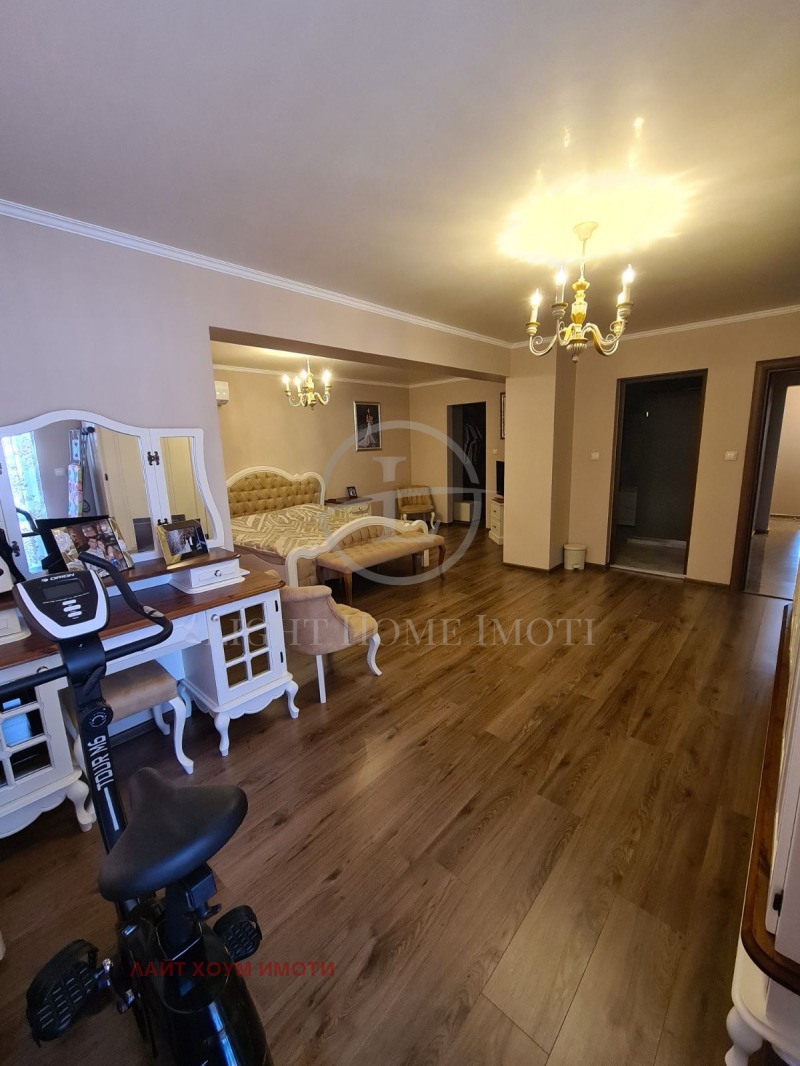 Na sprzedaż  3 sypialnie Plowdiw , Karszijaka , 220 mkw | 95036585 - obraz [9]