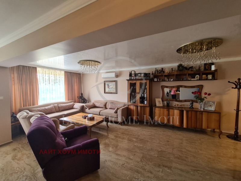 Na sprzedaż  3 sypialnie Plowdiw , Karszijaka , 220 mkw | 95036585 - obraz [5]