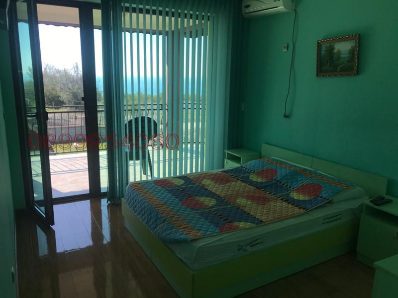 Продава ВИЛА, с. Топола, област Добрич, снимка 9 - Вили - 52863599