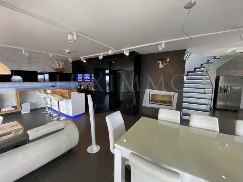 In vendita  3+ camere da letto Burgas , Vazragdane , 337 mq | 88457334