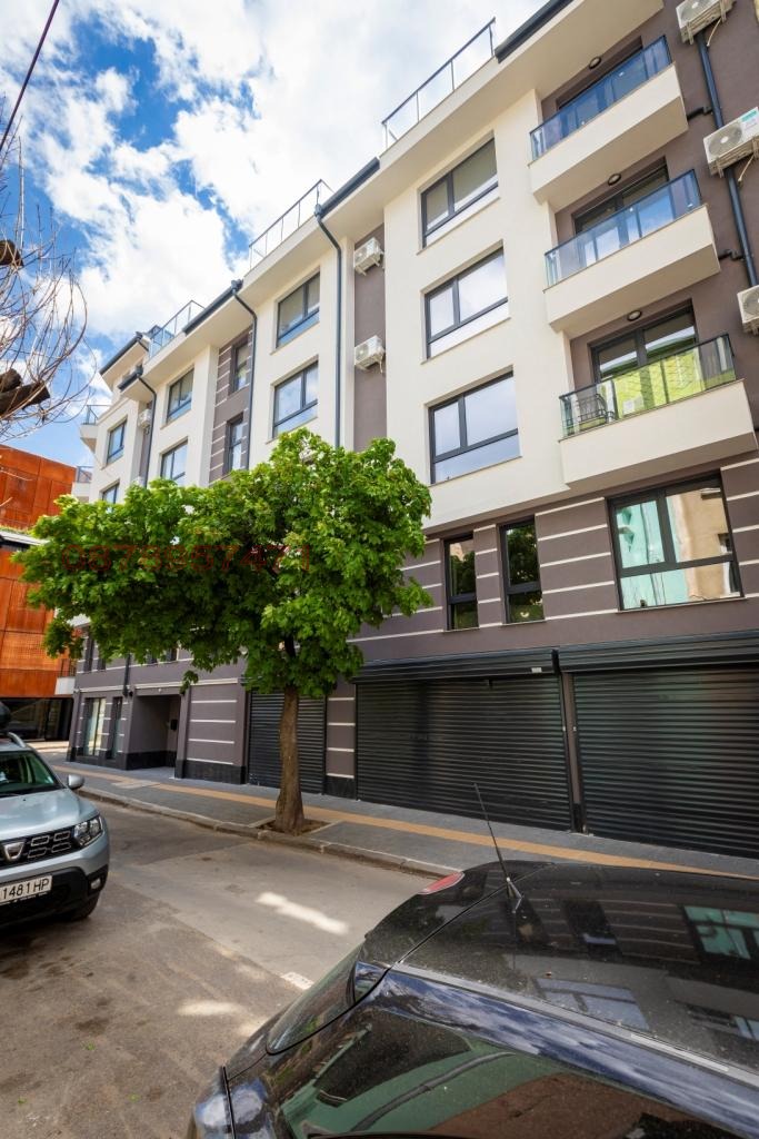 Продава МНОГОСТАЕН, гр. София, Център, снимка 8 - Апартаменти - 56085143