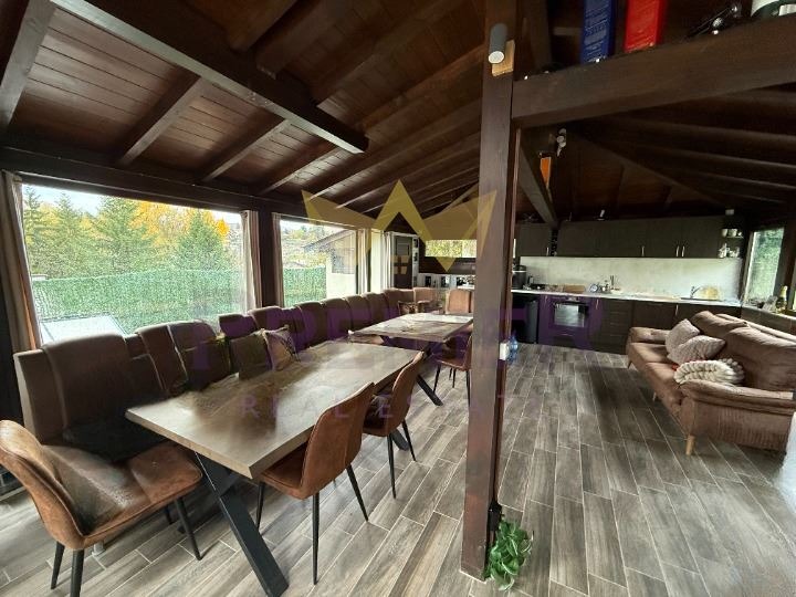 Продава КЪЩА, град София, гр. Банкя • 834300 € / 1631748.97 лв. • 77272884 1