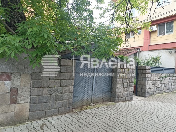 Продава ГАРАЖ, ПАРКОМЯСТО, гр. София, Център