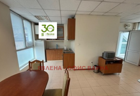 Продава 3-СТАЕН, гр. Варна, Зимно кино Тракия