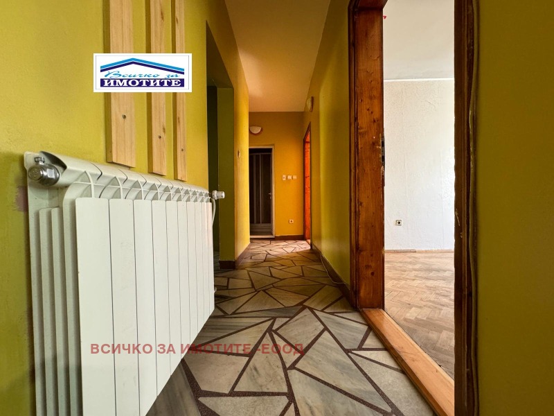 De vânzare  3 dormitoare Ruse , Țentâr , 155 mp | 32295676 - imagine [12]