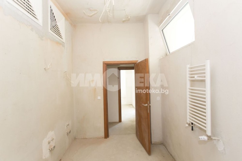 À venda  Escritório Sofia , Krastova vada , 326 m² | 53966136 - imagem [9]