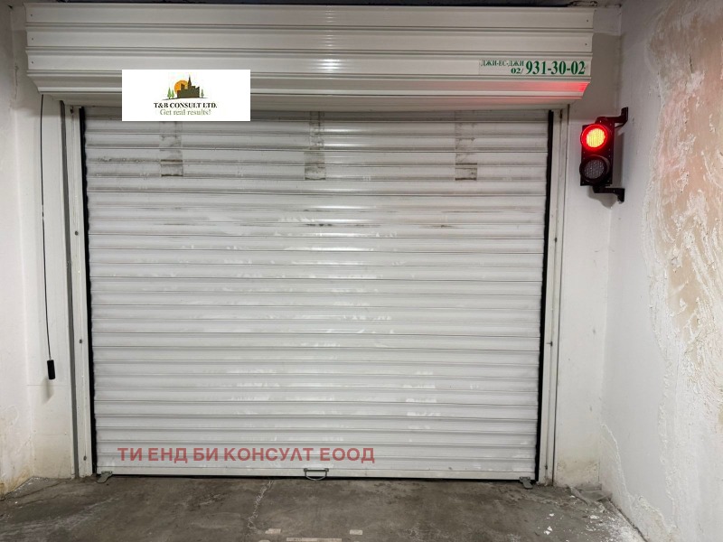 Продава ГАРАЖ, ПАРКОМЯСТО, гр. София, Иван Вазов, снимка 2 - Гаражи и паркоместа - 52686228