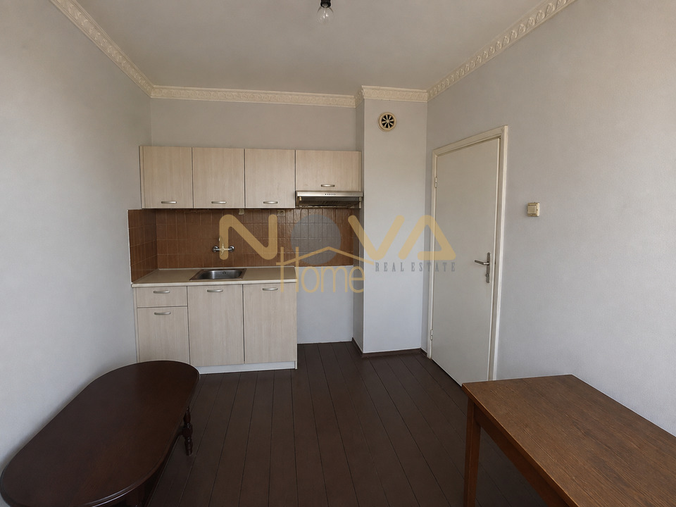Продава ЕТАЖ ОТ КЪЩА, гр. Добрич, Червената пръст, снимка 4 - Етаж от къща - 55897985