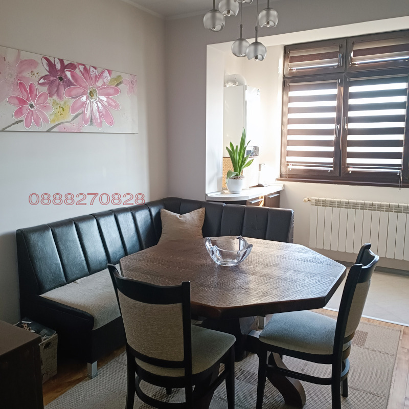 Продава 3-СТАЕН в град Монтана, Парта 1 - 81 кв.м / 163 613.40 € » 320 000 лв.