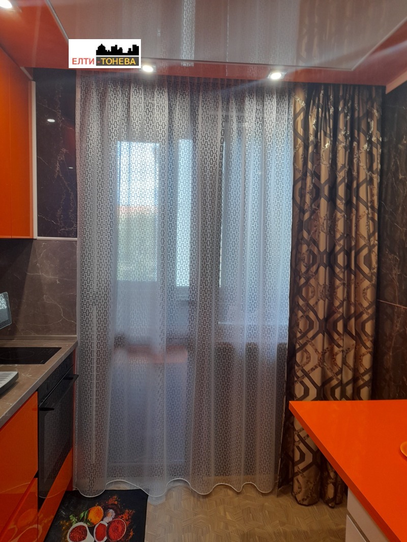 For Sale  3 bedroom Stara Zagora , Tsentar , 80 sq.m | 51199559 - image [2]
