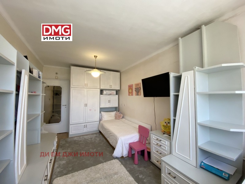 De vânzare  2 dormitoare Sofia , Dârvenița , 131 mp | 70242812 - imagine [9]