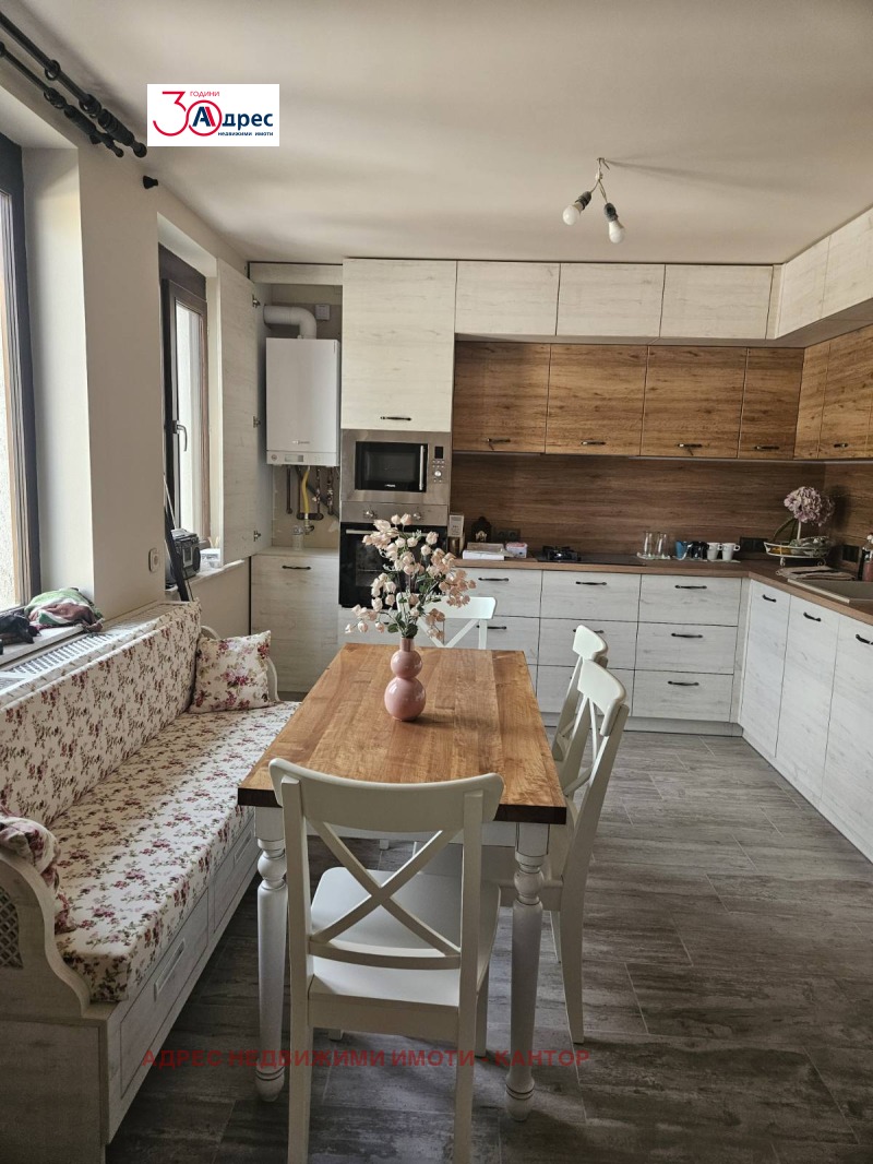 Продава  3-стаен град Пазарджик , Идеален център , 100 кв.м | 74529524
