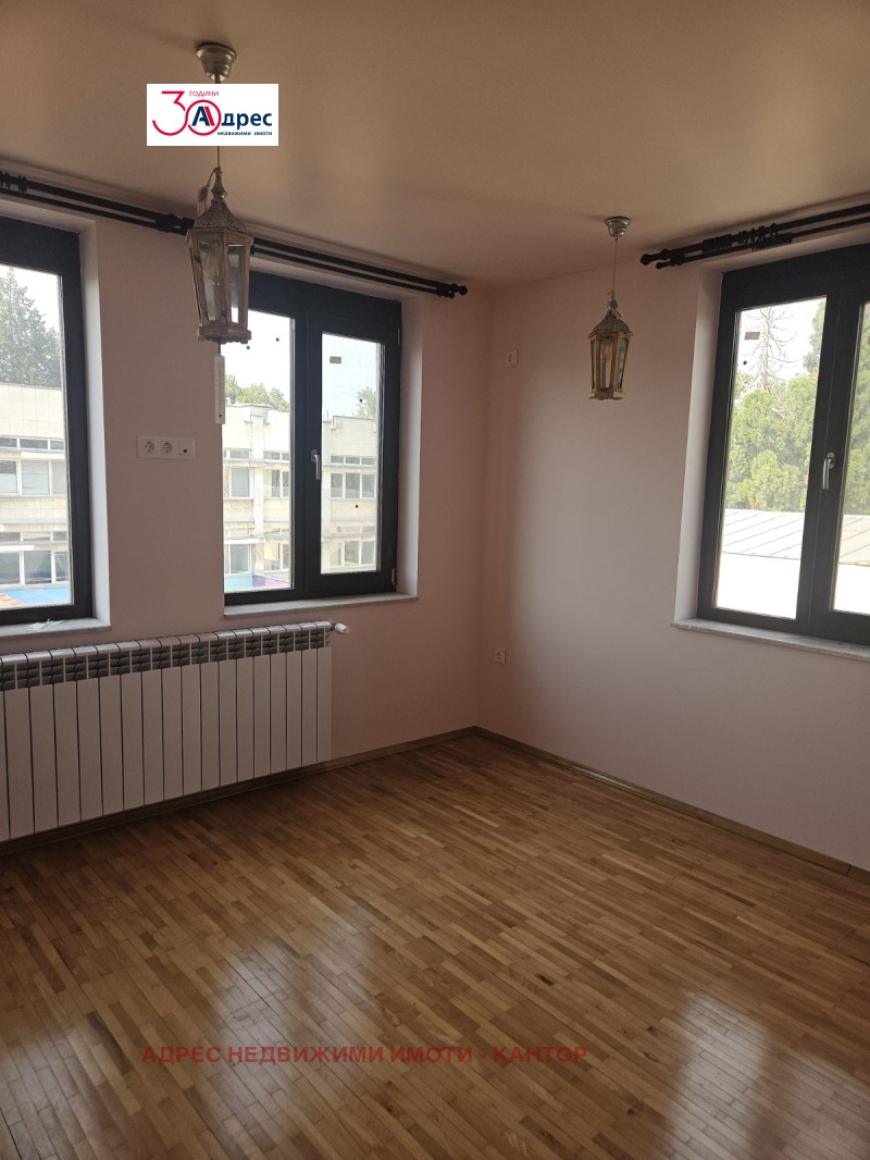 Продава  3-стаен град Пазарджик , Идеален център , 100 кв.м | 74529524 - изображение [5]