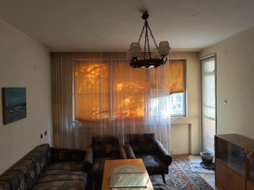 3-стаен град Бургас, Лазур