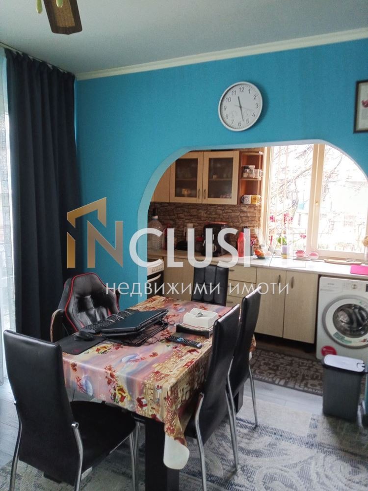 Продава ЕТАЖ ОТ КЪЩА, гр. София, Карпузица, снимка 4 - Етаж от къща - 53513349