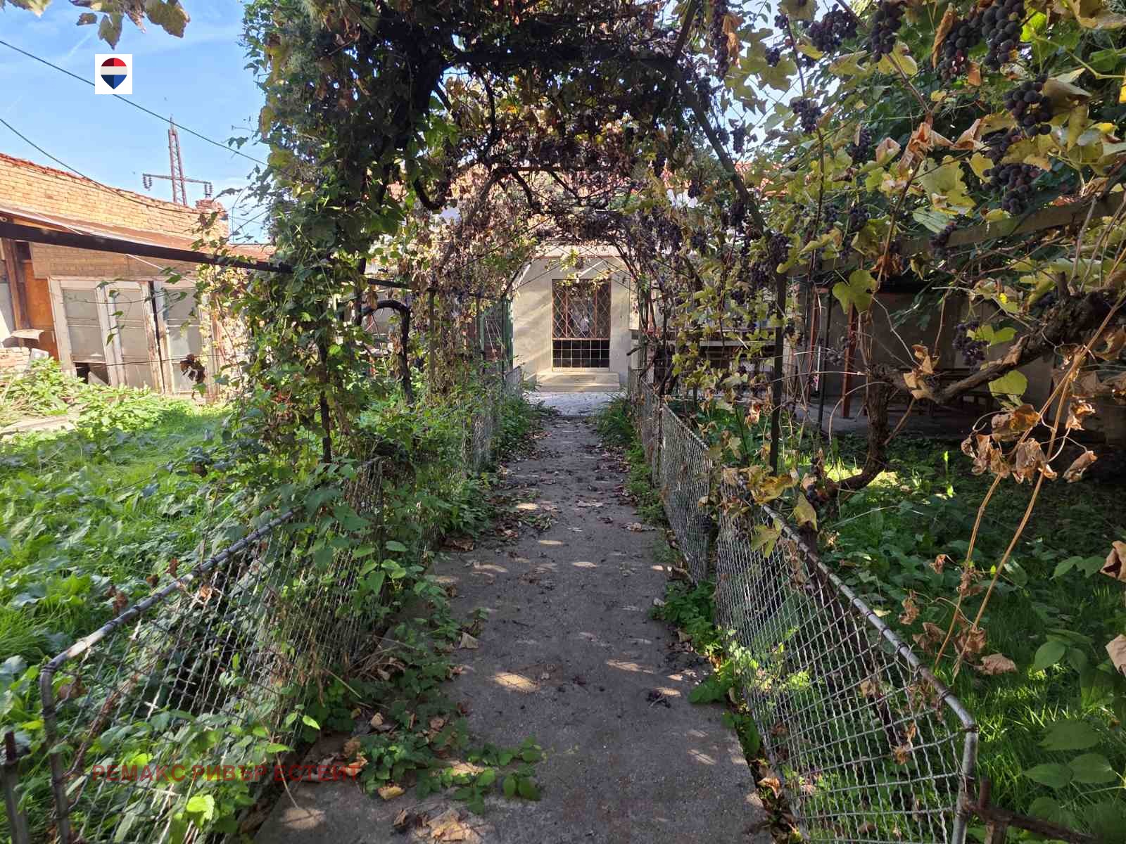Продава КЪЩА, гр. Русе, Тракцията, снимка 17 - Къщи - 56413974