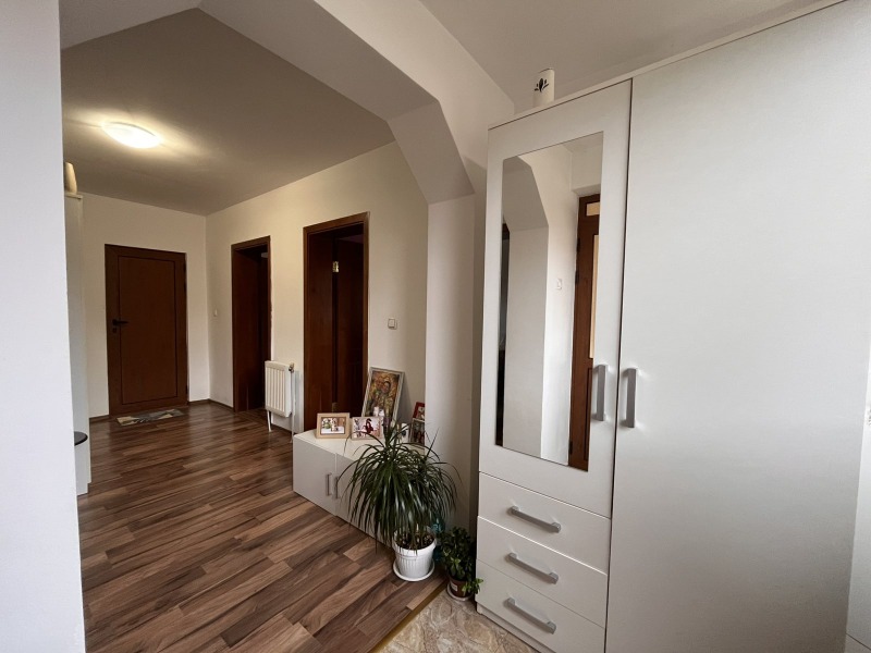 Продава КЪЩА в област Шумен, гр. Нови пазар - 117 кв.м / 120 000 € » 234 699.60 лв., АДРЕС НЕДВИЖИМИ ИМОТИ - КАНТОРА ШУМЕН
