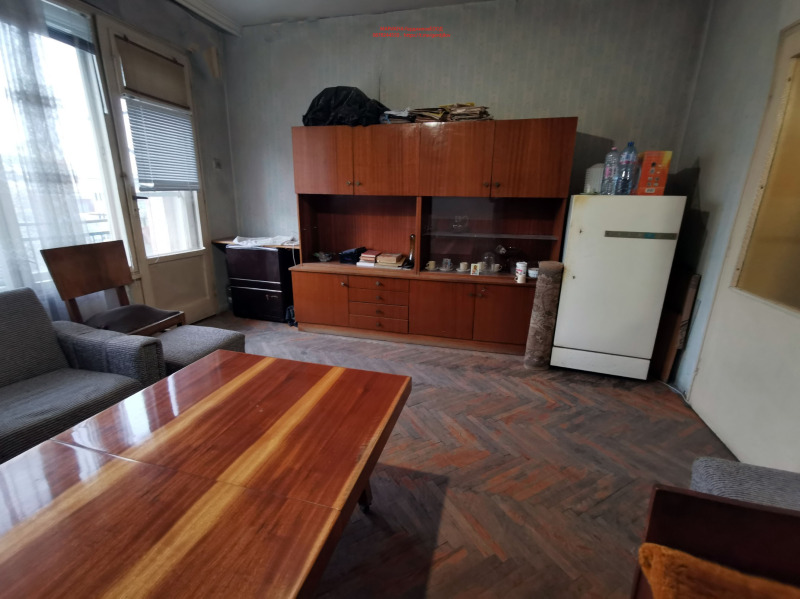 Продава  2-стаен град Пловдив , Въстанически , 62 кв.м | 11901128 - изображение [2]