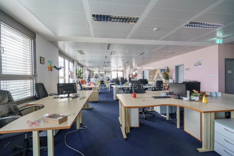 À vendre  Bureau Sofia , Mladost 4 , 685 m² | 11746161 - image [2]