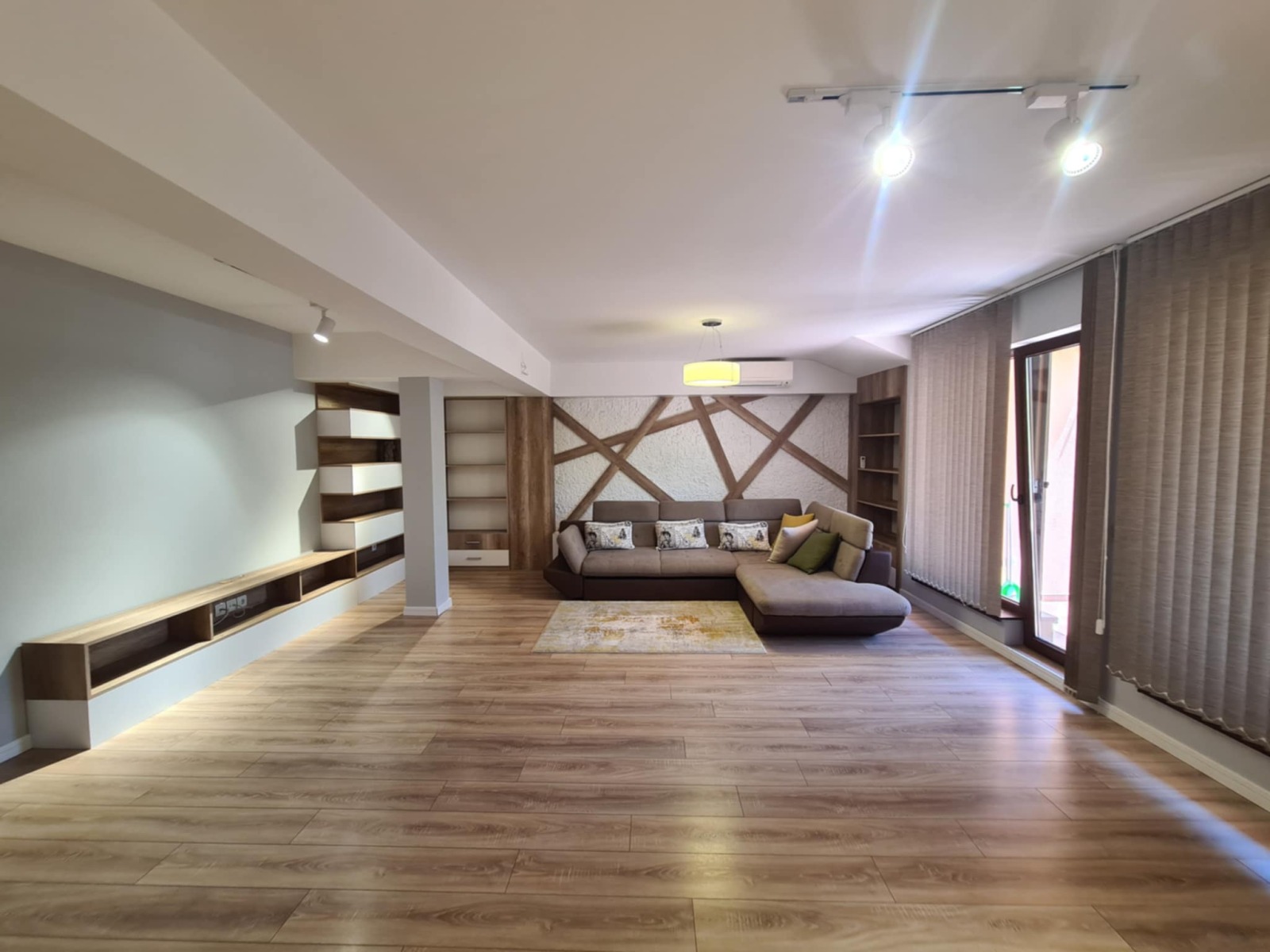 Продава 3-СТАЕН, гр. Хасково, Център, снимка 2 - Апартаменти - 53676177