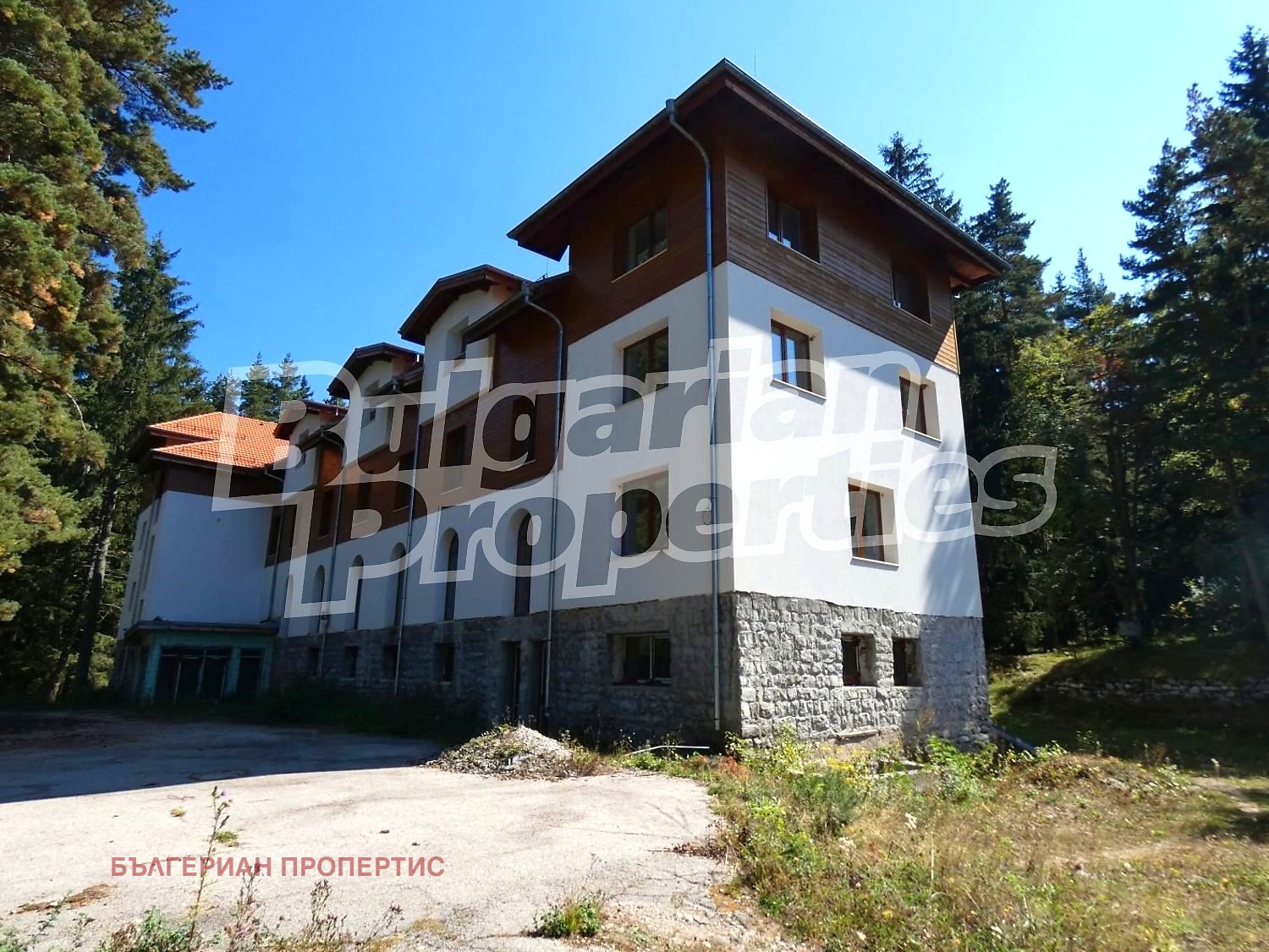 Продава ХОТЕЛ, с. Говедарци, област София област, снимка 2 - Хотели - 54460322