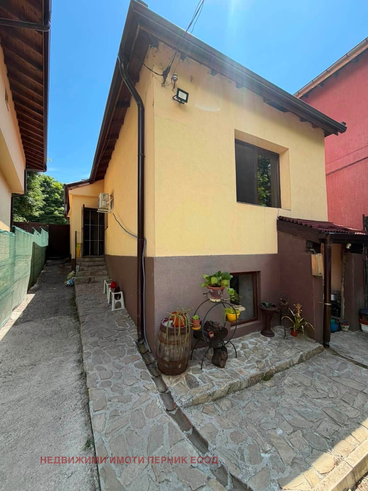 Продава КЪЩА, гр. Перник, Църква, снимка 2 - Къщи - 55089211