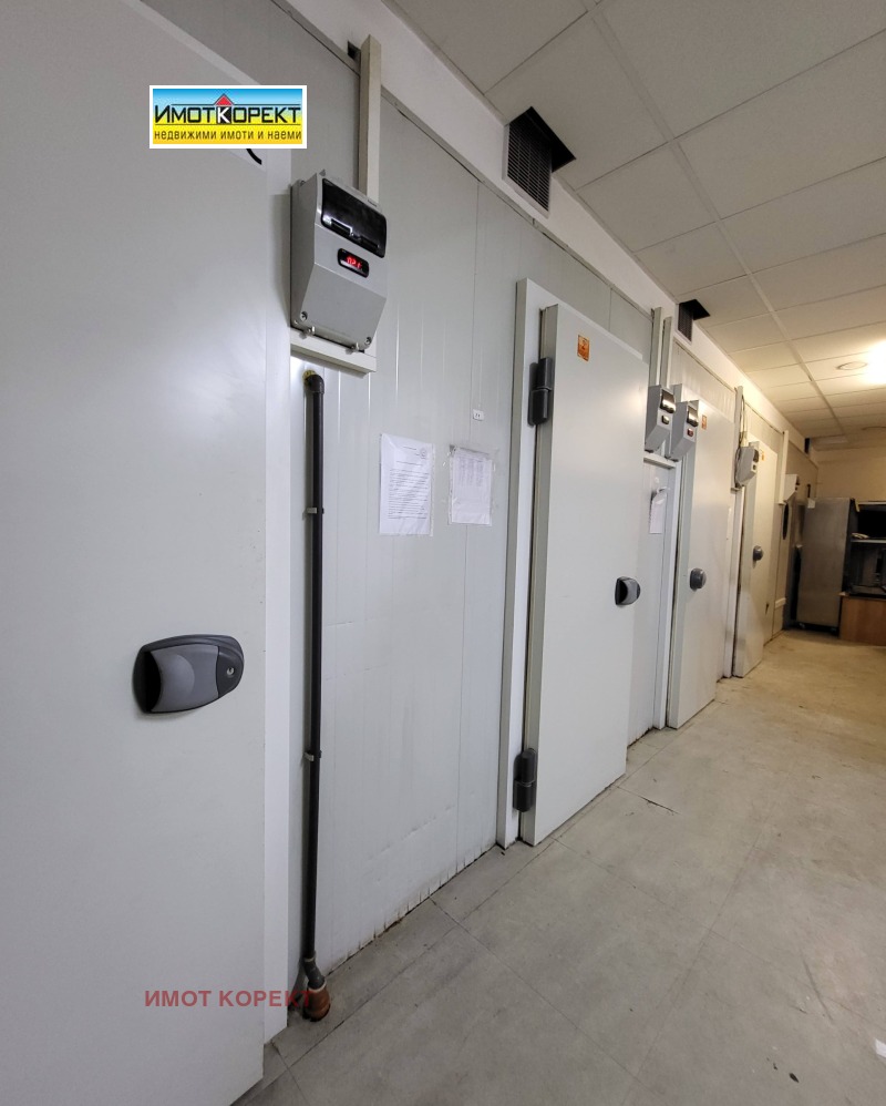 Продава МАГАЗИН, гр. Пазарджик, Идеален център, снимка 12 - Магазини - 52551793