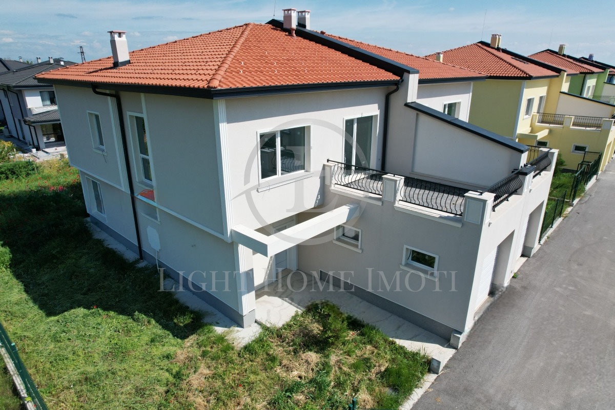 Продава КЪЩА, с. Първенец, област Пловдив