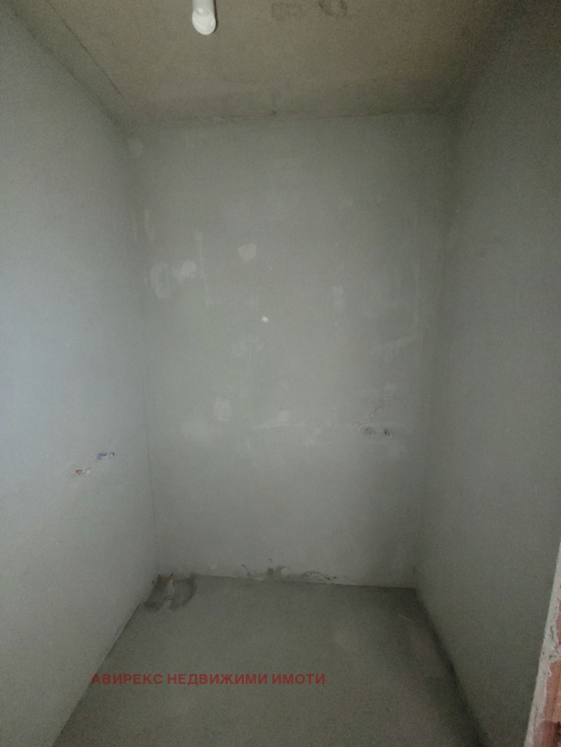 À venda  1 quarto Plovdiv , Karchiiaka , 70 m² | 57778178 - imagem [2]