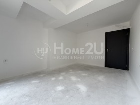 2 makuuhuonetta m-t Dolna Traka, Varna