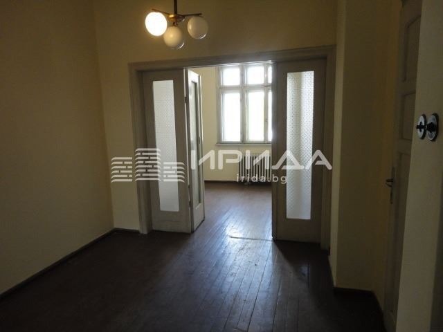Продава 3-СТАЕН, гр. София, Център, снимка 2 - Апартаменти - 55617416