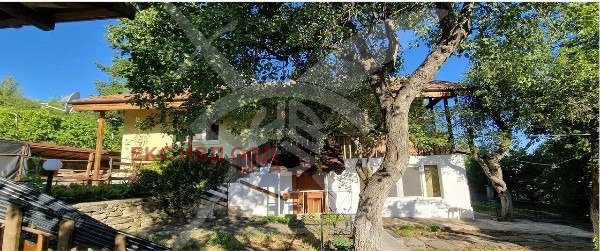 Продава КЪЩА, област Пловдив, с. Извор • 191000 € • 10534161 — Holmes.bg