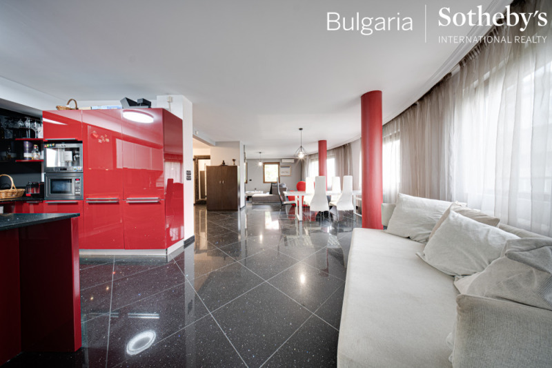 Продава МНОГОСТАЕН, гр. София, Бъкстон, снимка 2 - Апартаменти - 52164060