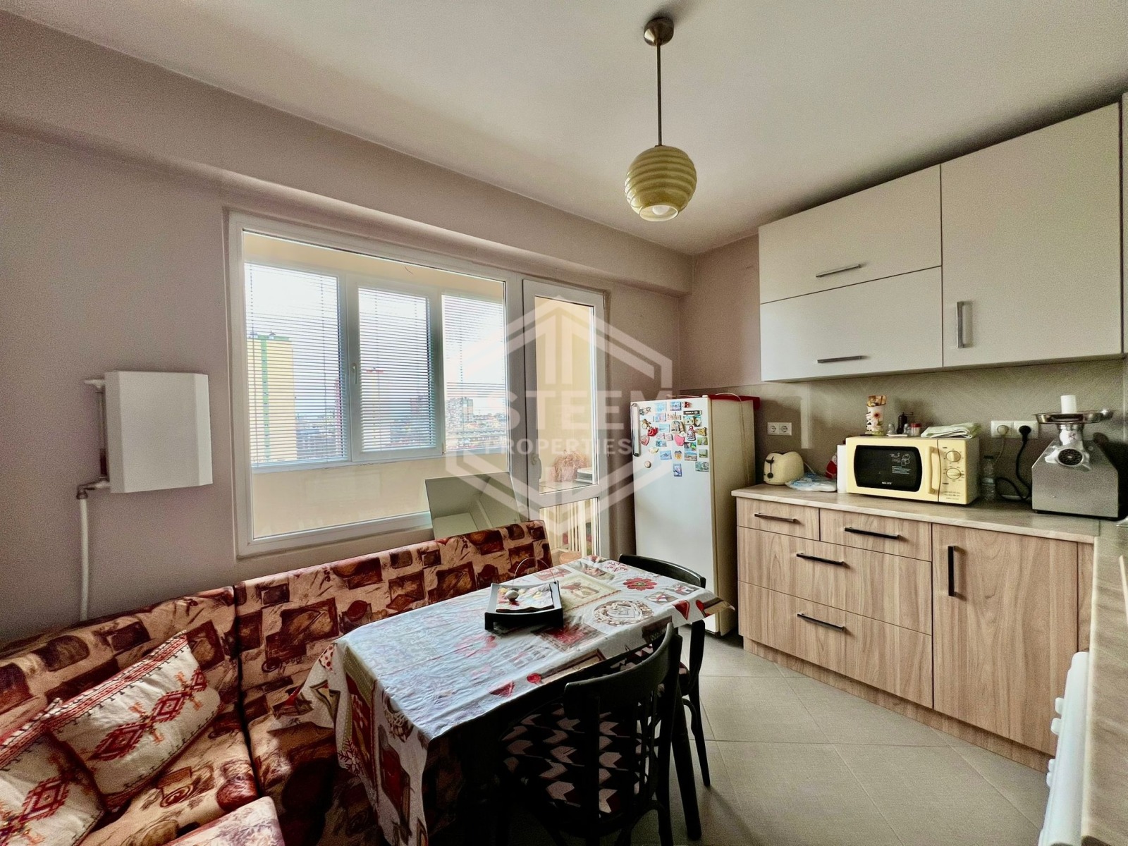 Продава 3-СТАЕН, гр. Русе, Родина 2, снимка 2 - Апартаменти - 54049058