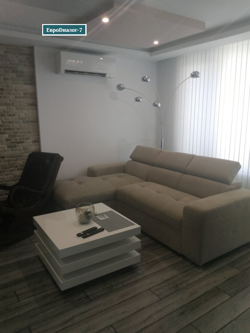 Продава  3-стаен, град Пловдив, Младежки Хълм •  299 900 EUR • ID 94343124 — holmes.bg - [1] 