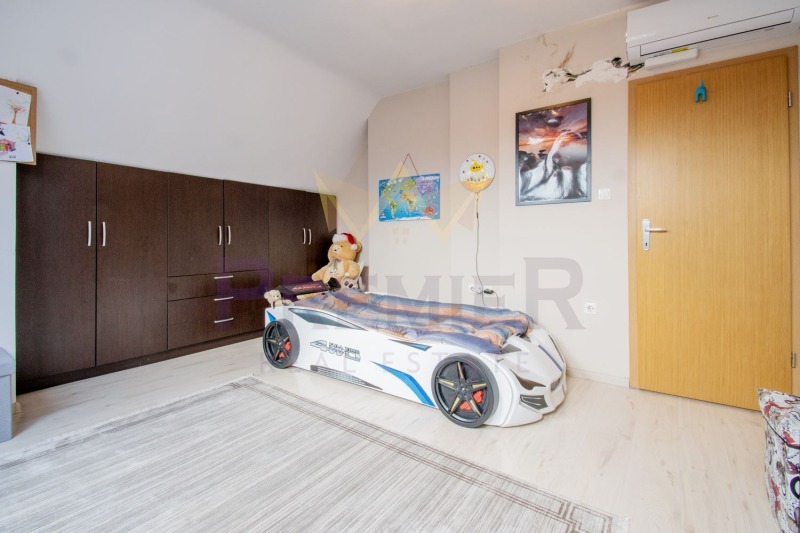 Te koop  3 slaapkamers Sofia , Borovo , 140 m² | 66068922 - afbeelding [6]