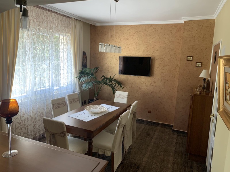 Продава  Многостаен град Бургас , Център , 180 кв.м | 87584645