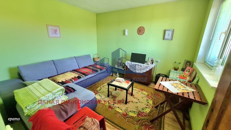 Продава КЪЩА, с. Дибич, област Шумен