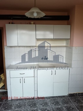 1 sypialnia Trakija, Szumen 1