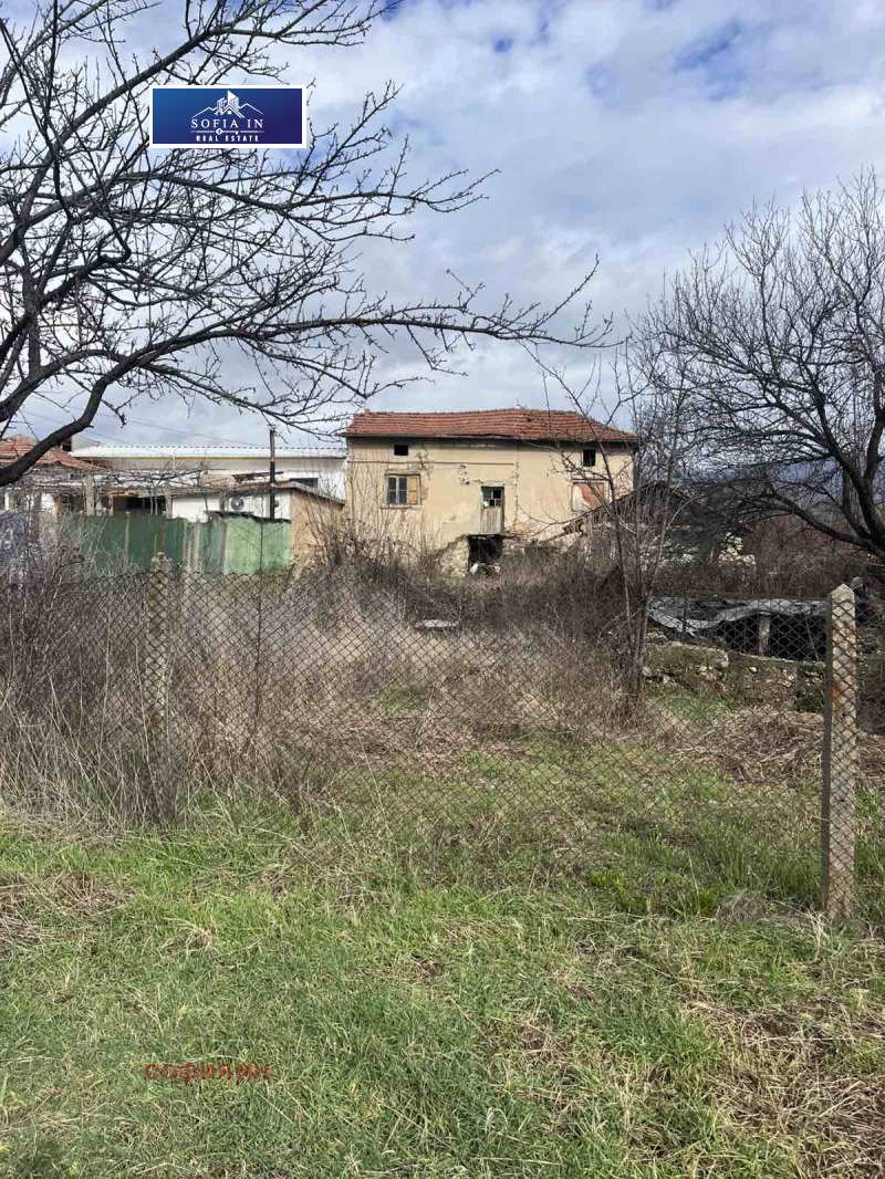 Продава КЪЩА, с. Слатино, област Кюстендил