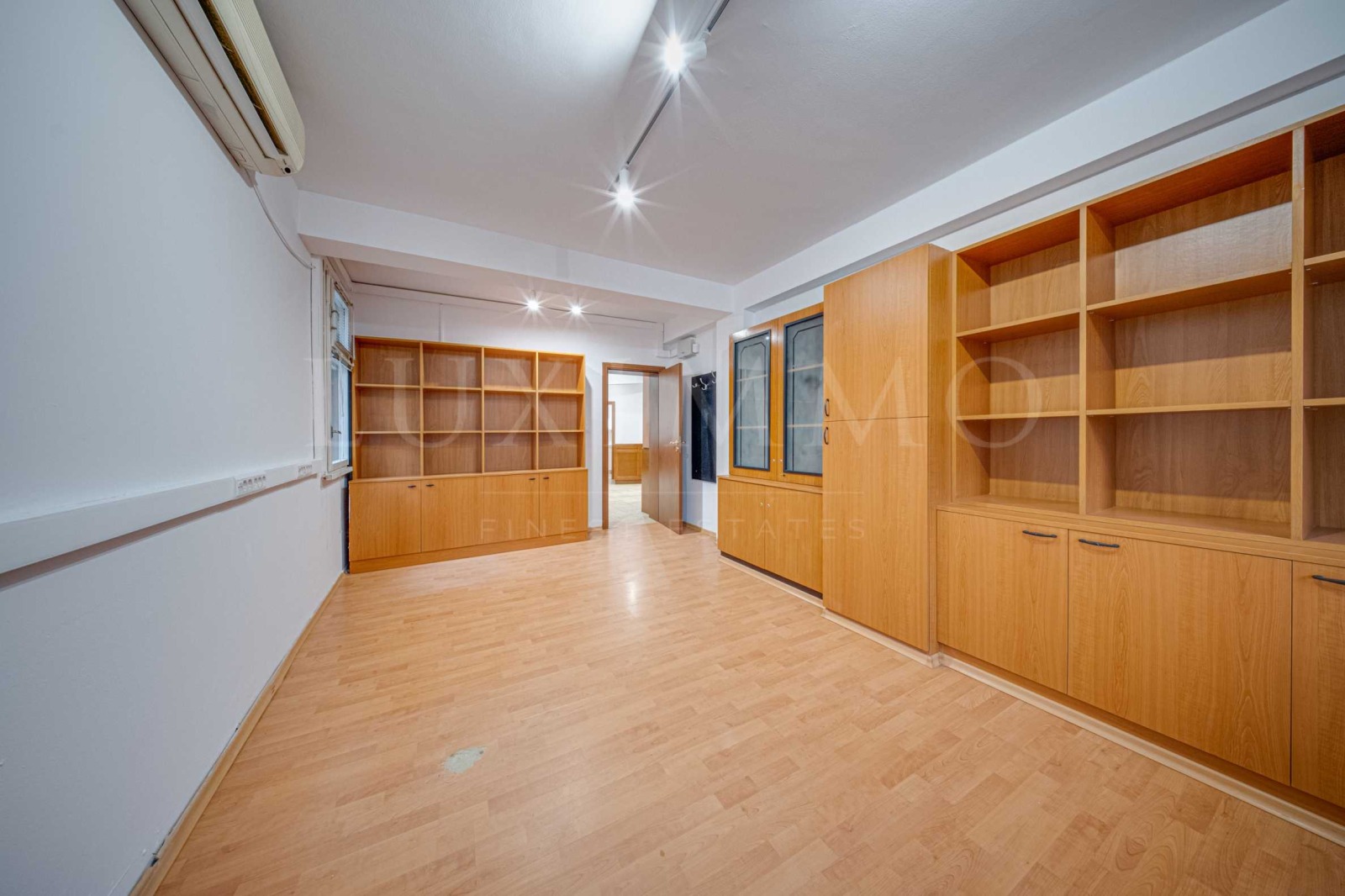 Продава ОФИС, гр. София, Стрелбище, снимка 14 - Офиси - 56226028