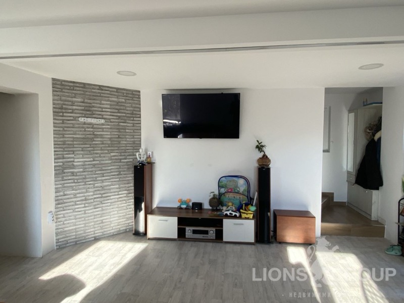 Продава КЪЩА, гр. Варна, м-т Сълзица, снимка 4 - Къщи - 53588791