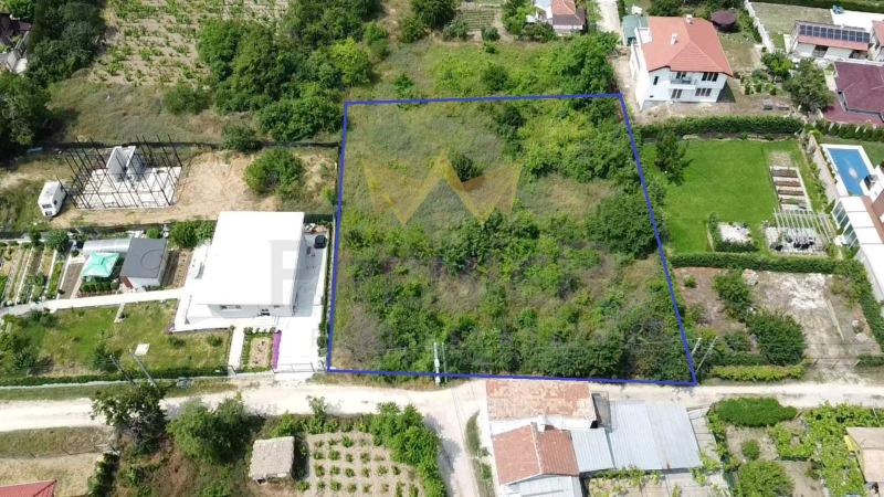 Eladó  Cselekmény Varna , m-t Zelenika , 2100 négyzetméter | 97758948
